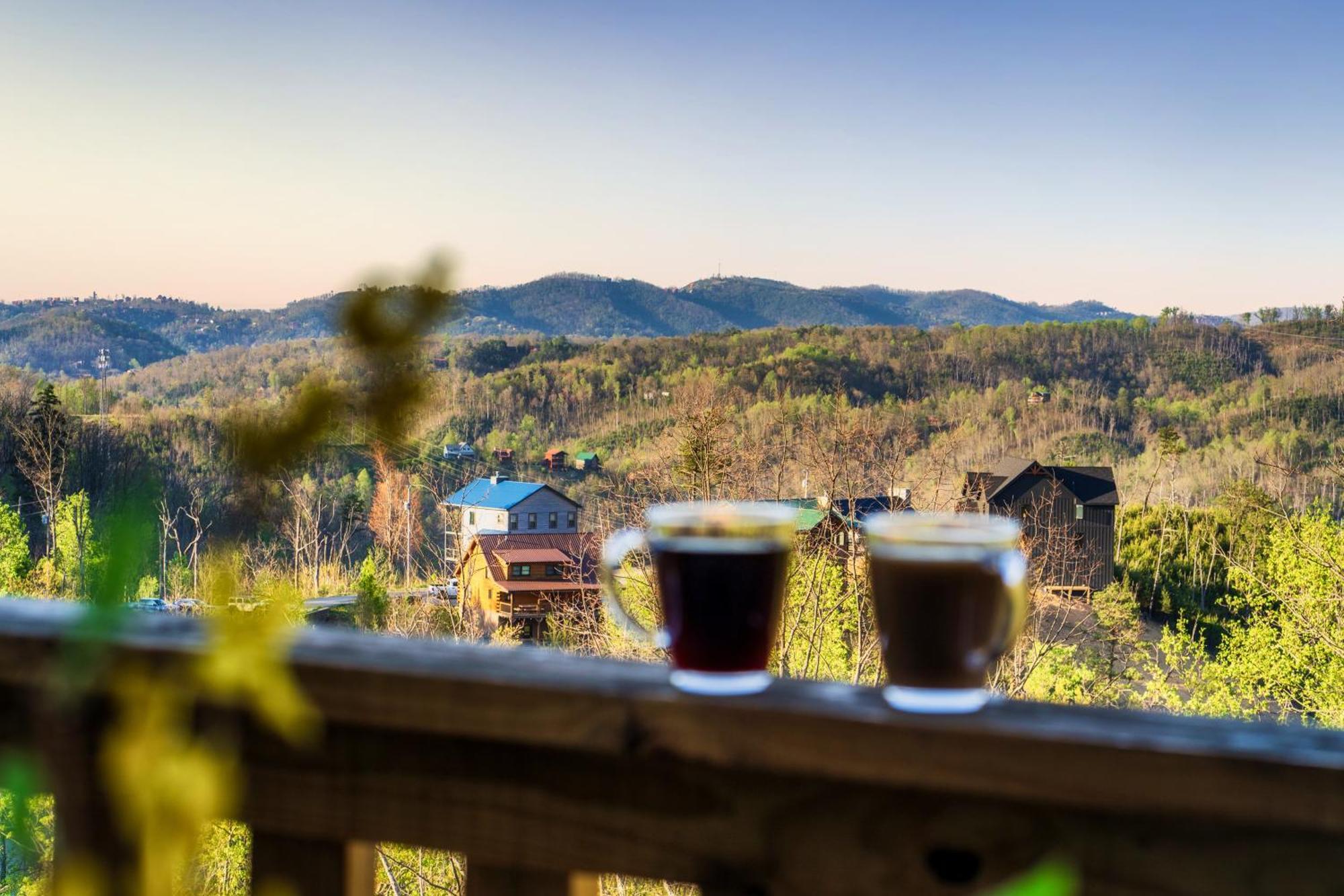 Mountainscape - Brand New Cabin W Views - Hottub - Firetable - Ps5 - Pooltable - 3 Pools Гатлинбург Экстерьер фото