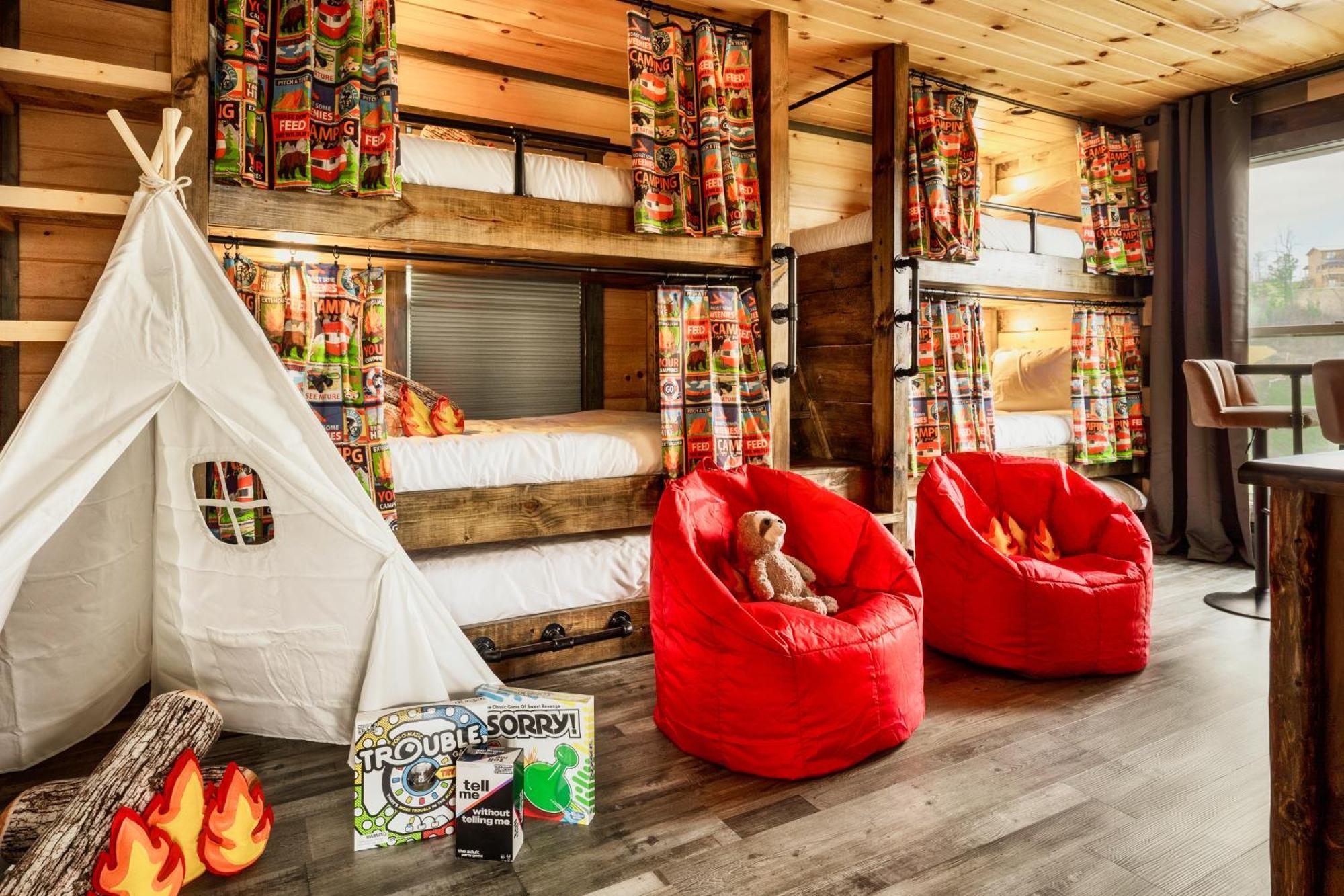 Mountainscape - Brand New Cabin W Views - Hottub - Firetable - Ps5 - Pooltable - 3 Pools Гатлинбург Экстерьер фото